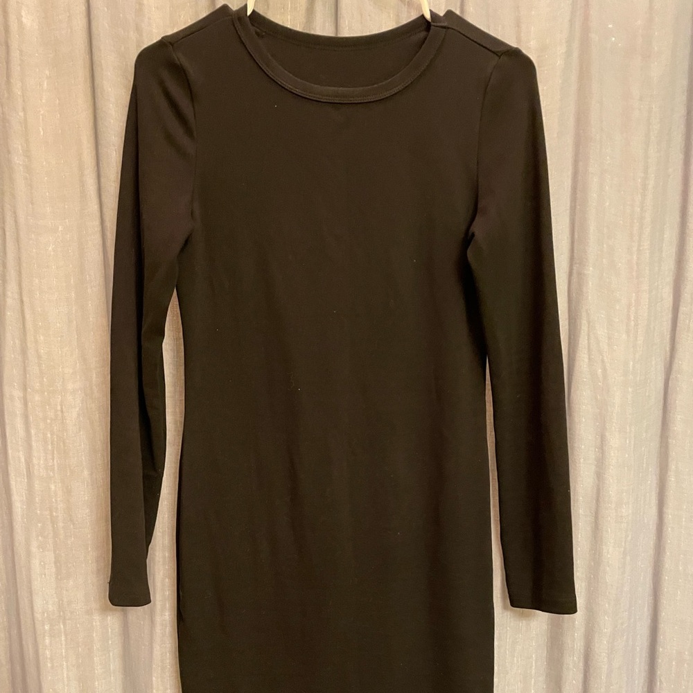 Black formfitting Long sleeve dress